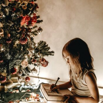 Cerchio di donne Yule – solstizio d'inverno – Tempio della Dea Milano. Yule ritual, Yule celebration, Priestess of Avalon, Milan Goddess Temple, Wheel of the Year, Winter Solstice celebration, Winter Solstice ritual.